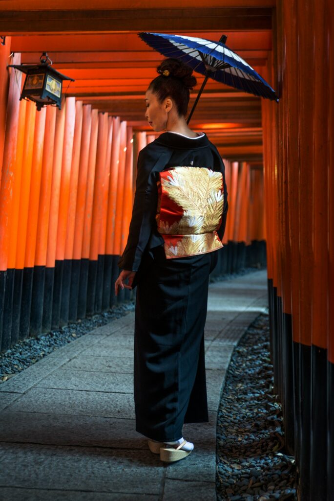 Japanese woman at Fushimi Inari shrine